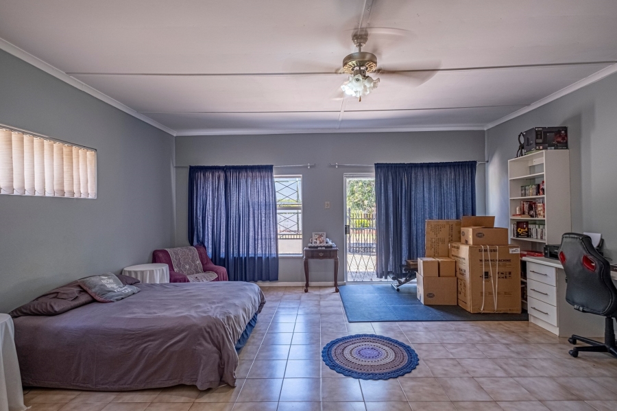 5 Bedroom Property for Sale in Vanes Estate Eastern Cape